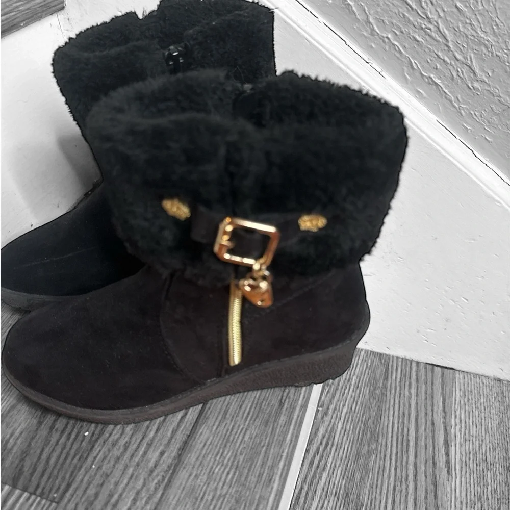 Juicy Couture Black Fur-Trimmed Winter Boots